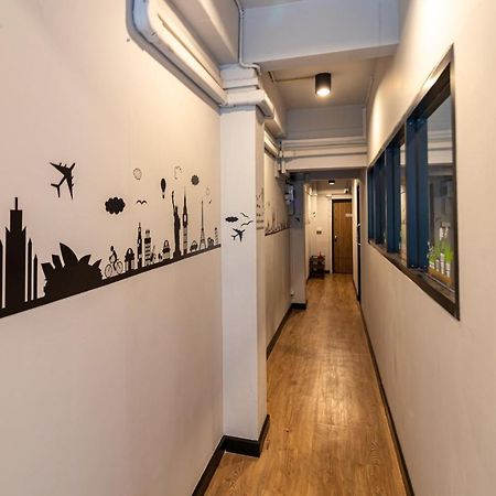Snoozzze Hostel ใกล้รถไฟฟ้า ย่านบางรัก (Adults Only) Μπανγκόκ Εξωτερικό φωτογραφία