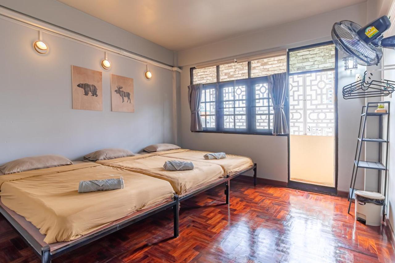 Snoozzze Hostel ใกล้รถไฟฟ้า ย่านบางรัก (Adults Only) Μπανγκόκ Εξωτερικό φωτογραφία
