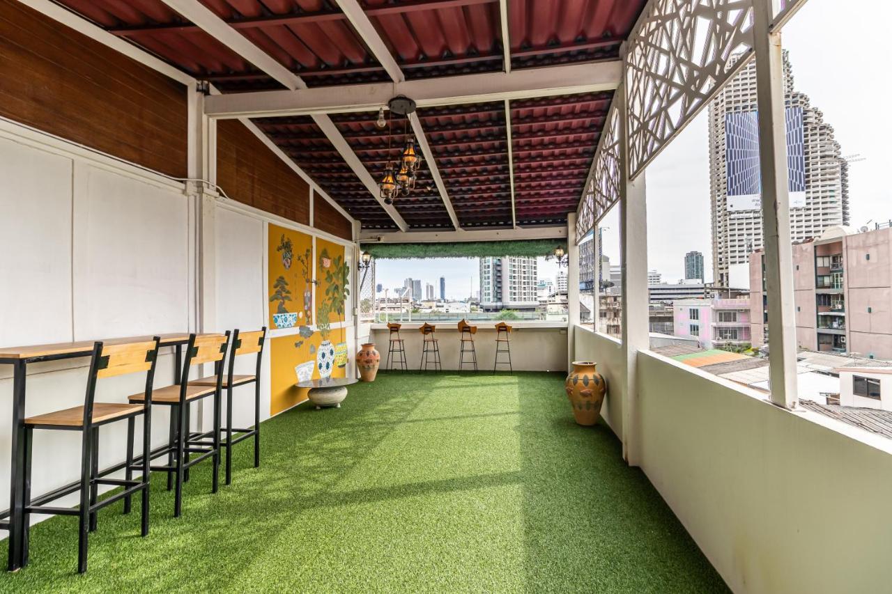 Snoozzze Hostel ใกล้รถไฟฟ้า ย่านบางรัก (Adults Only) Μπανγκόκ Εξωτερικό φωτογραφία