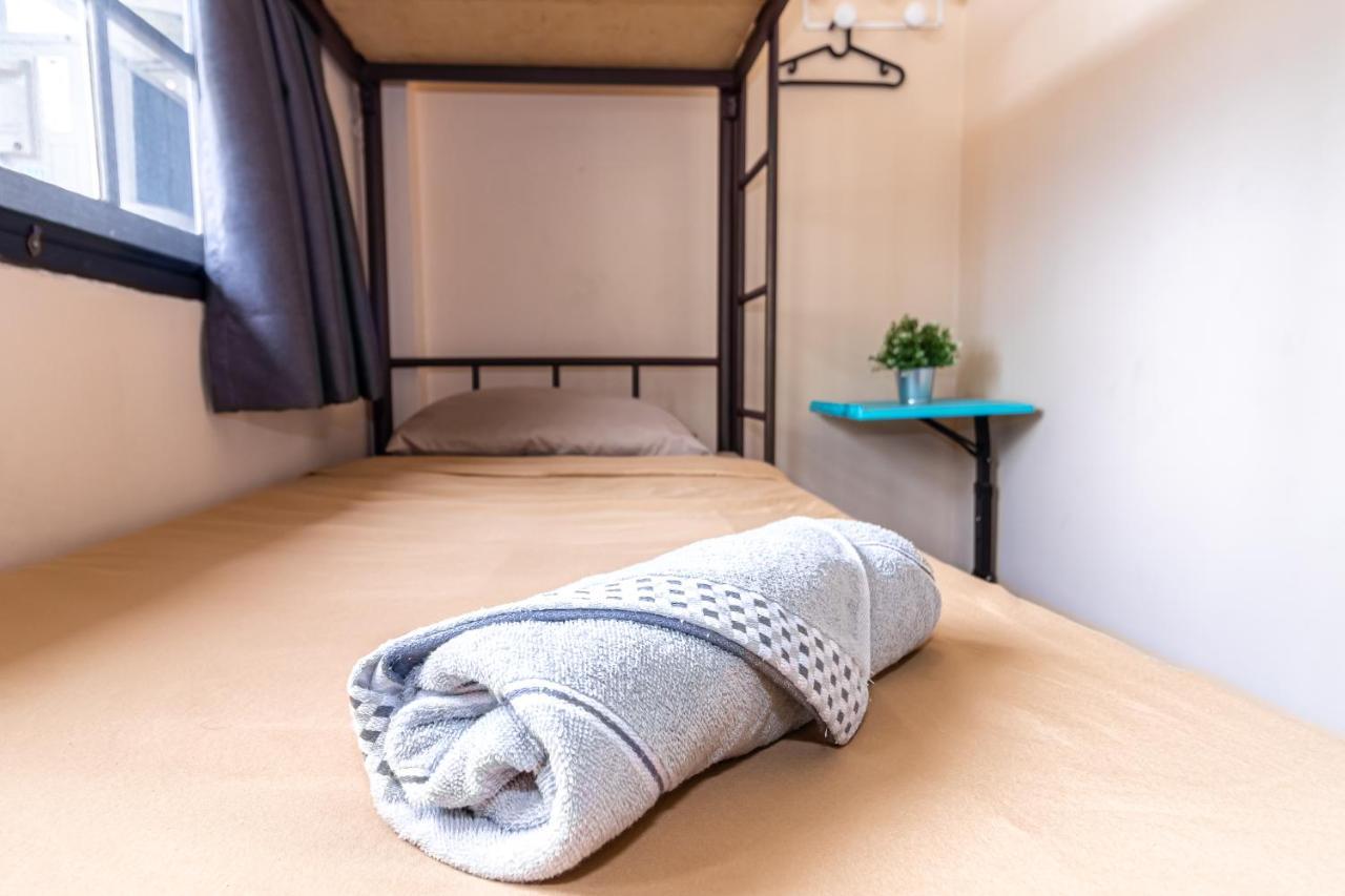 Snoozzze Hostel ใกล้รถไฟฟ้า ย่านบางรัก (Adults Only) Μπανγκόκ Εξωτερικό φωτογραφία