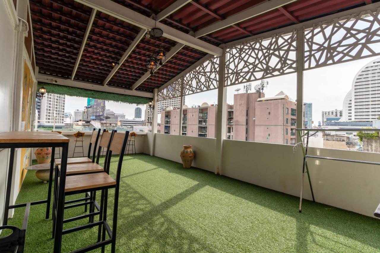 Snoozzze Hostel ใกล้รถไฟฟ้า ย่านบางรัก (Adults Only) Μπανγκόκ Εξωτερικό φωτογραφία
