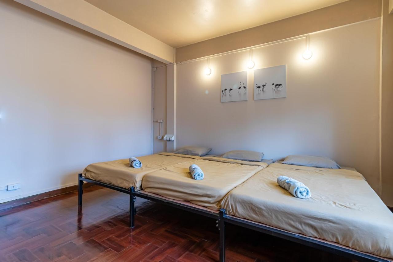 Snoozzze Hostel ใกล้รถไฟฟ้า ย่านบางรัก (Adults Only) Μπανγκόκ Εξωτερικό φωτογραφία