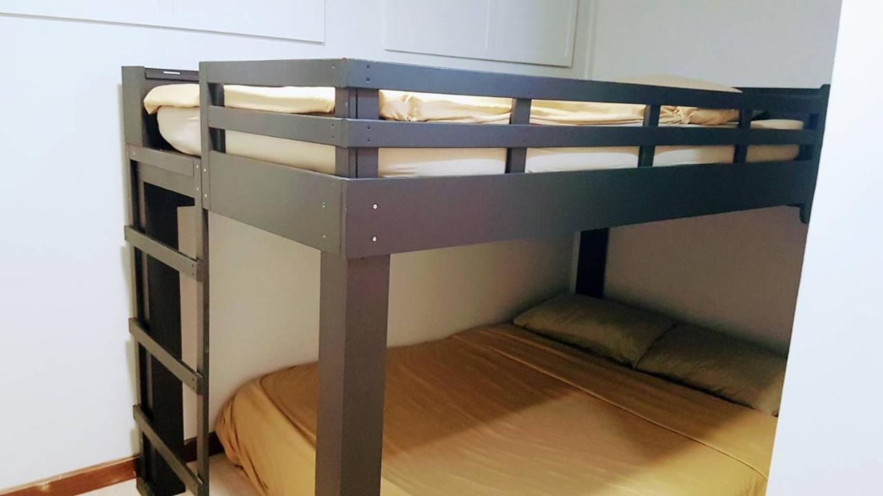 Snoozzze Hostel ใกล้รถไฟฟ้า ย่านบางรัก (Adults Only) Μπανγκόκ Εξωτερικό φωτογραφία